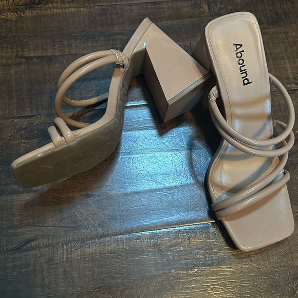 Abound Platform Summer Heels Size 6M (Nordstrom’s Pallet Pulls) - Picture 2 of 4